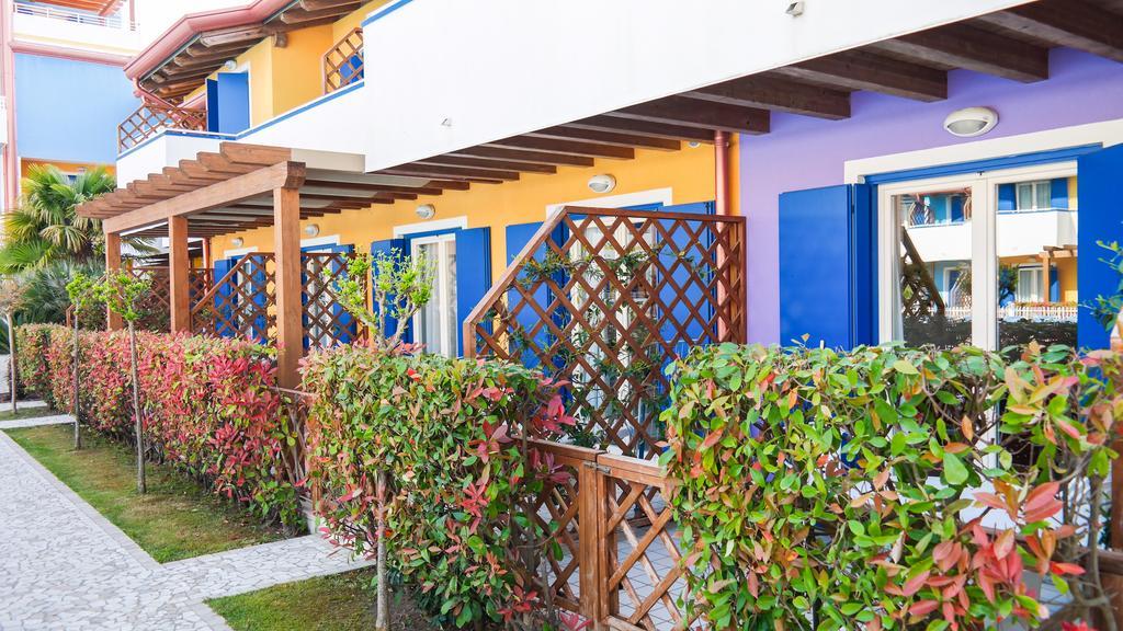 Villaggio Hemingway - Family Aparthotel Caorle Dış mekan fotoğraf